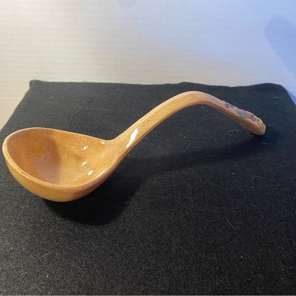 Vintage Handmade Ceramic Arnel’s Mushroom Soup Tureen with Lid, Ladle, and plate - Picture 13 of 16